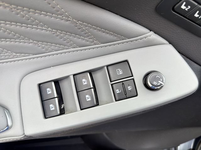 Used 2019 Toyota Avalon Limited w/ Carpet Mat Package FWD image 21