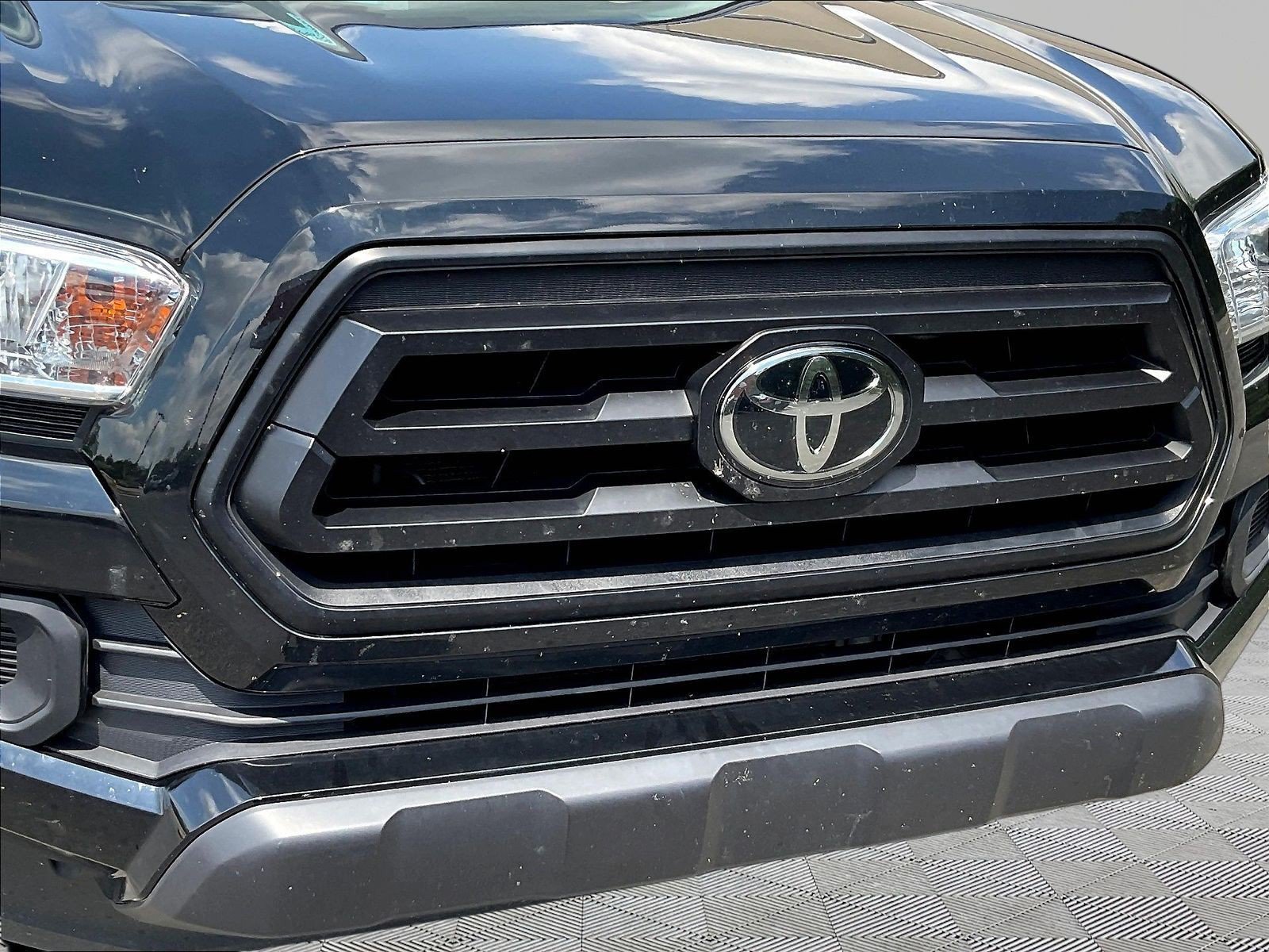 Used 2023 Toyota Tacoma SR AWD/4WD image 33