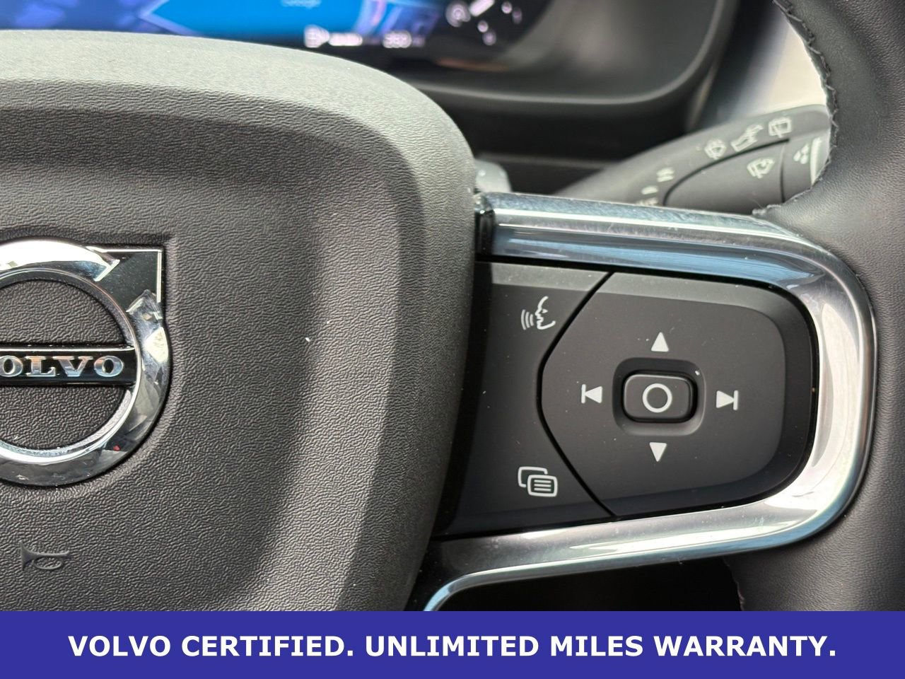 Certified 2025 Volvo XC40 B5 Core AWD/4WD image 19