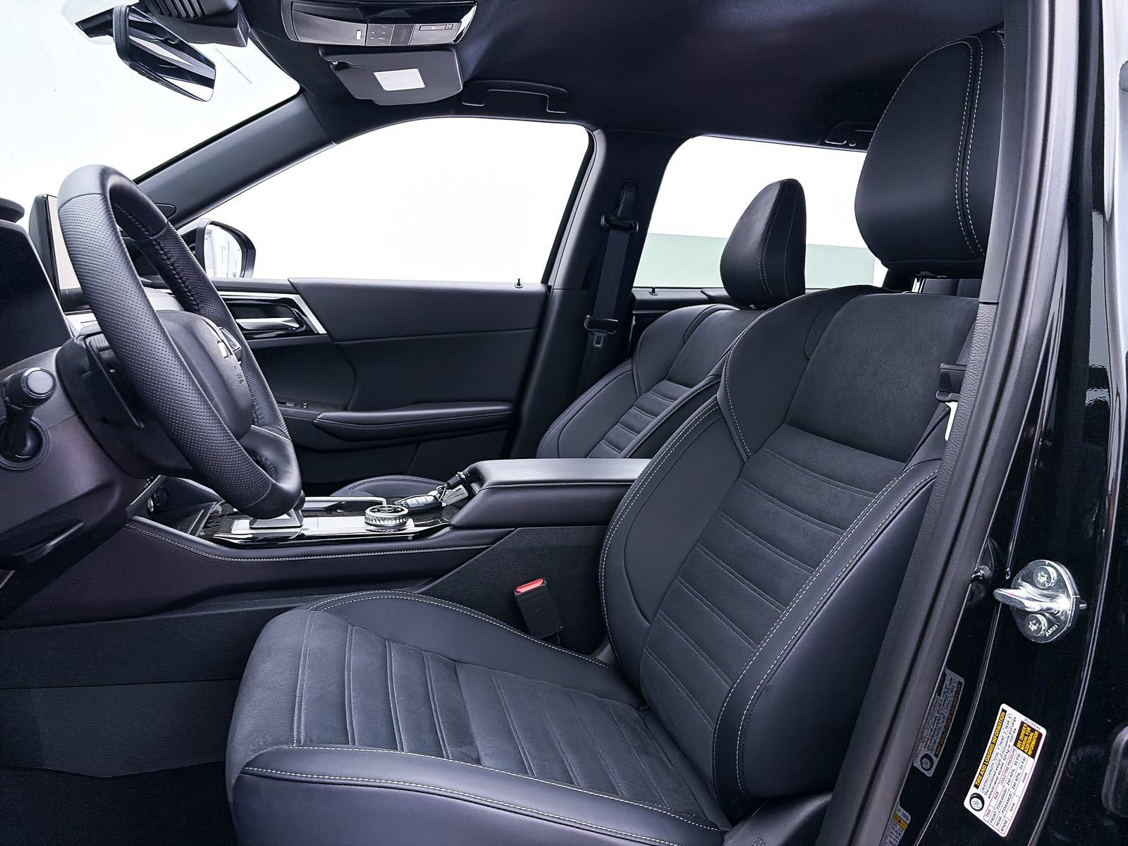 New 2026 Mitsubishi Outlander LE AWD/4WD image 10