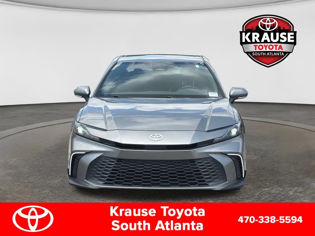 Used 2025 Toyota Camry SE w/ Convenience Package FWD image 2