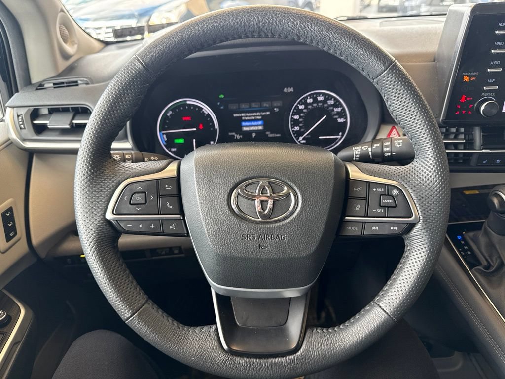 Used 2024 Toyota Sienna Limited AWD/4WD image 18
