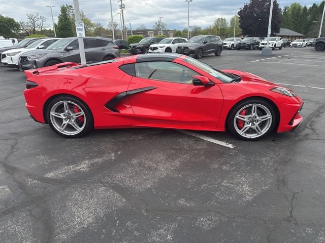 Used 2023 Chevrolet Corvette Stingray Premium Cpe w/ Z51 Performance Package RWD image 3