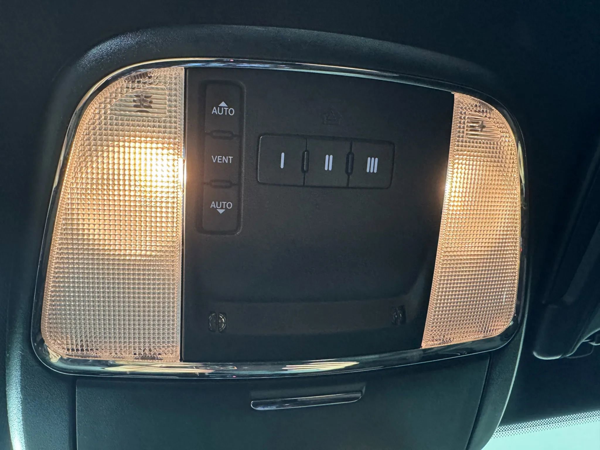 Used 2022 Dodge Charger Scat Pack w/ Navigation & Travel Group image 27