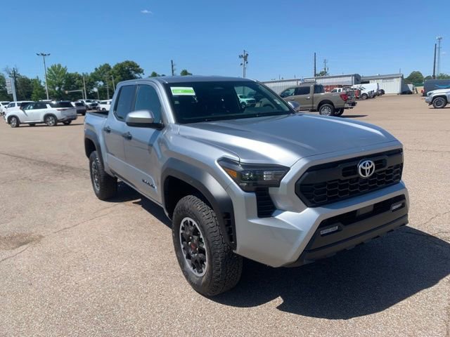 Used 2025 Toyota Tacoma TRD Off-Road AWD/4WD image 1
