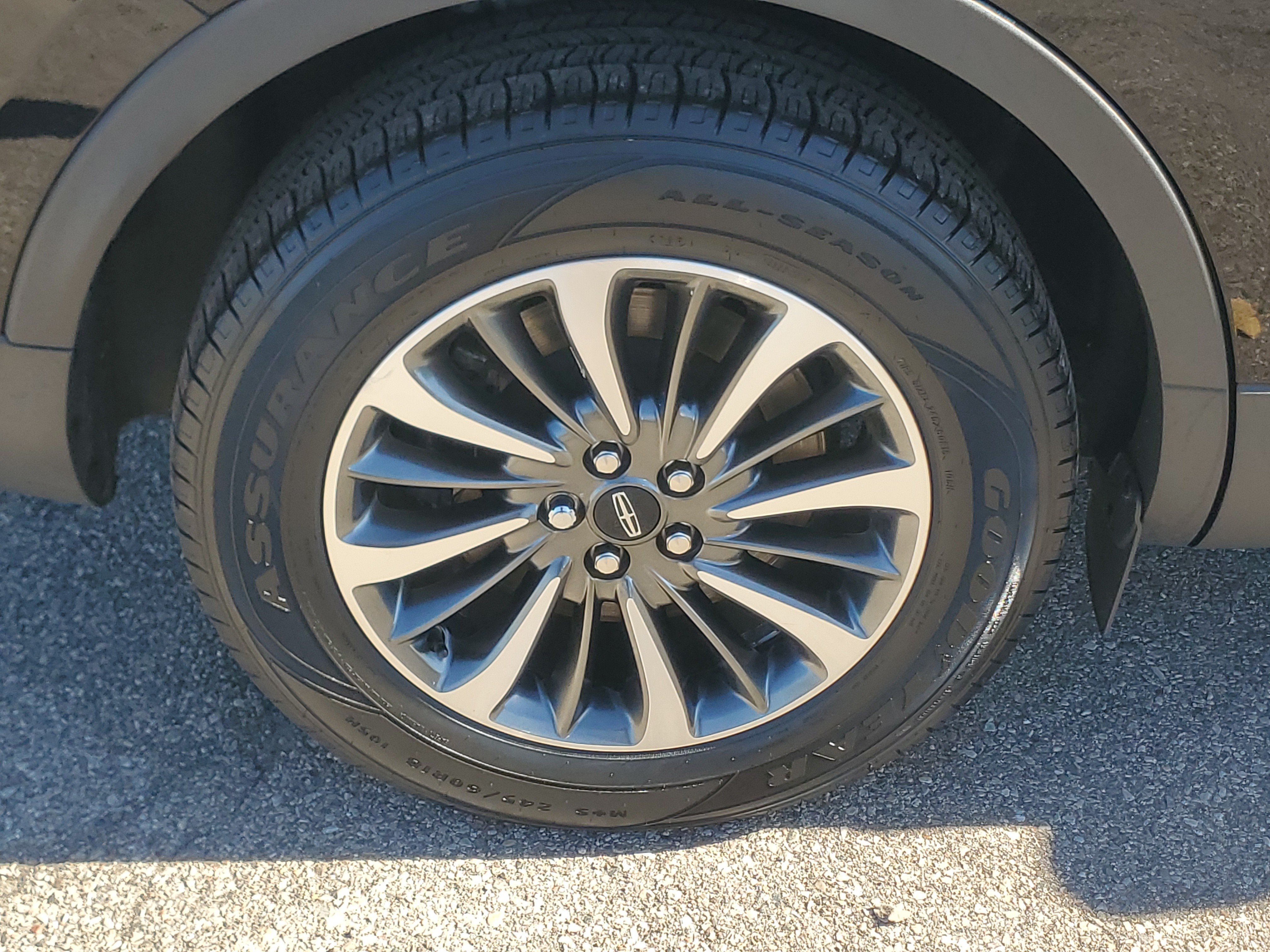 Used 2023 Lincoln Nautilus Reserve AWD/4WD image 7