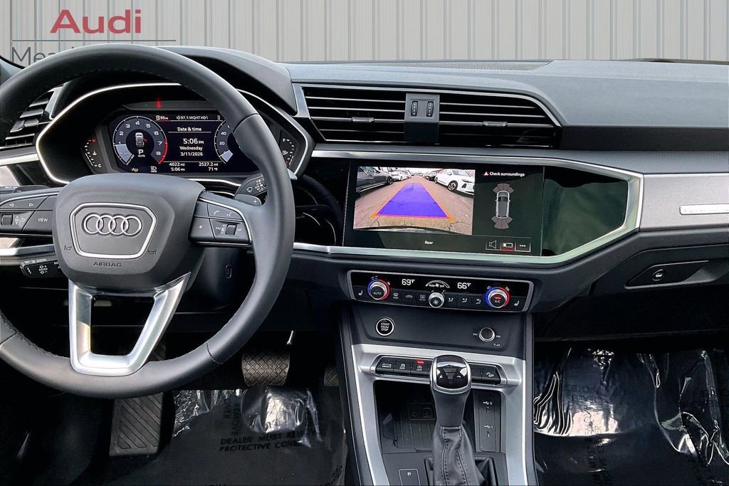 Used 2025 Audi Q3 2.0T Premium w/ Convenience Package image 9