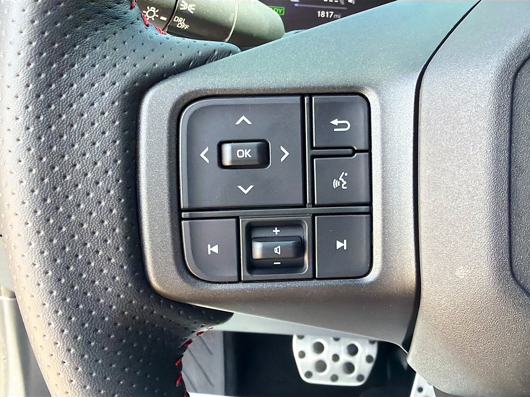 Used 2026 Toyota RAV4 AWD Plug-in Hybrid image 36