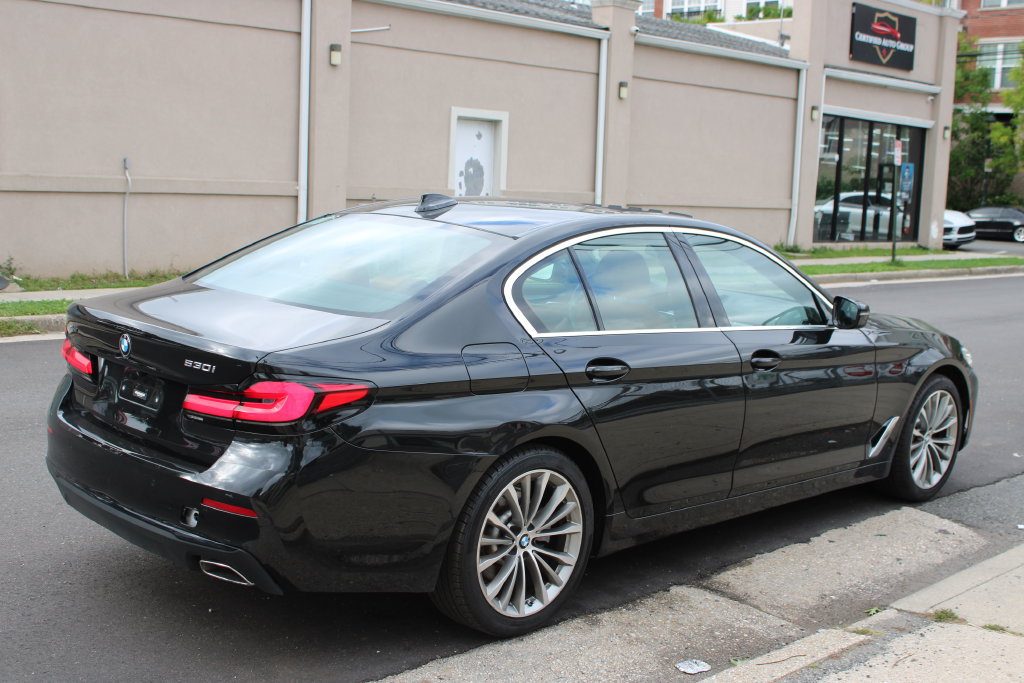 Used 2023 BMW 530i xDrive w/ Premium Package AWD/4WD image 5