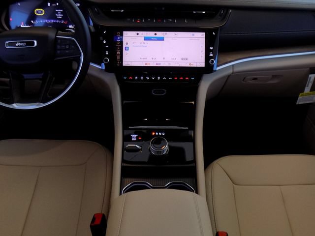 New 2026 Jeep Grand Cherokee L Limited AWD/4WD image 13