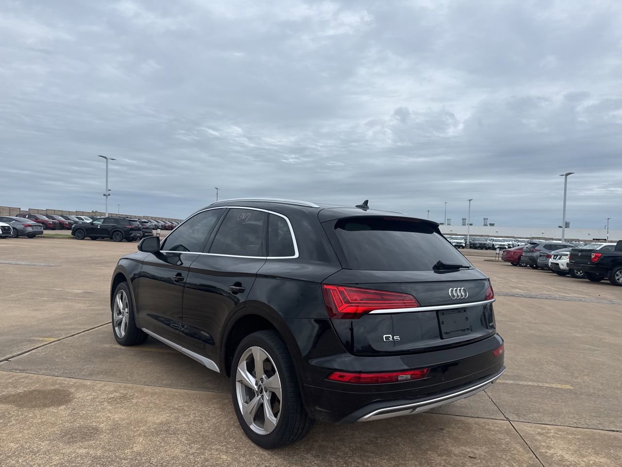 Used 2021 Audi Q5 2.0T Premium Plus w/ Premium Plus Package AWD/4WD image 15