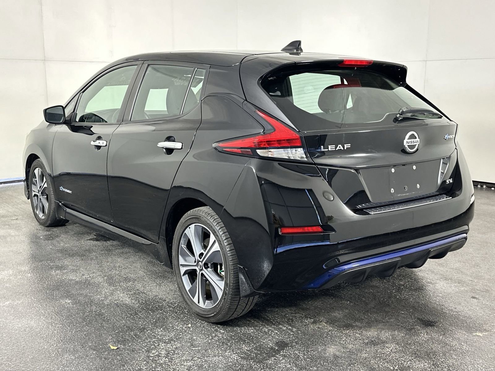 Used 2019 Nissan Leaf SV w/ SV Technology Package image 9
