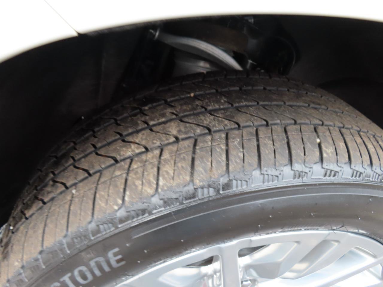 Used 2024 GMC Yukon Denali w/ Advanced Technology Package image 14