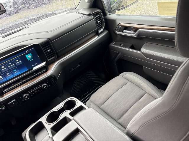 Certified 2025 Chevrolet Silverado 1500 LT AWD/4WD image 22