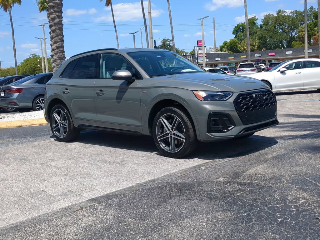 Used 2023 Audi Q5 e Premium Plus w/ Premium Plus Package AWD/4WD image 2