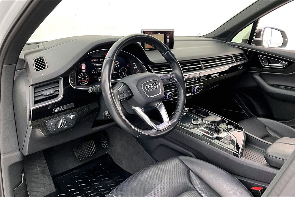 Used 2018 Audi Q7 3.0T Prestige w/ Prestige Package image 16