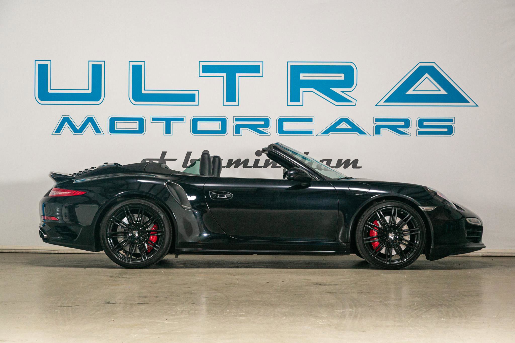 Used 2015 Porsche 911 Turbo image 9
