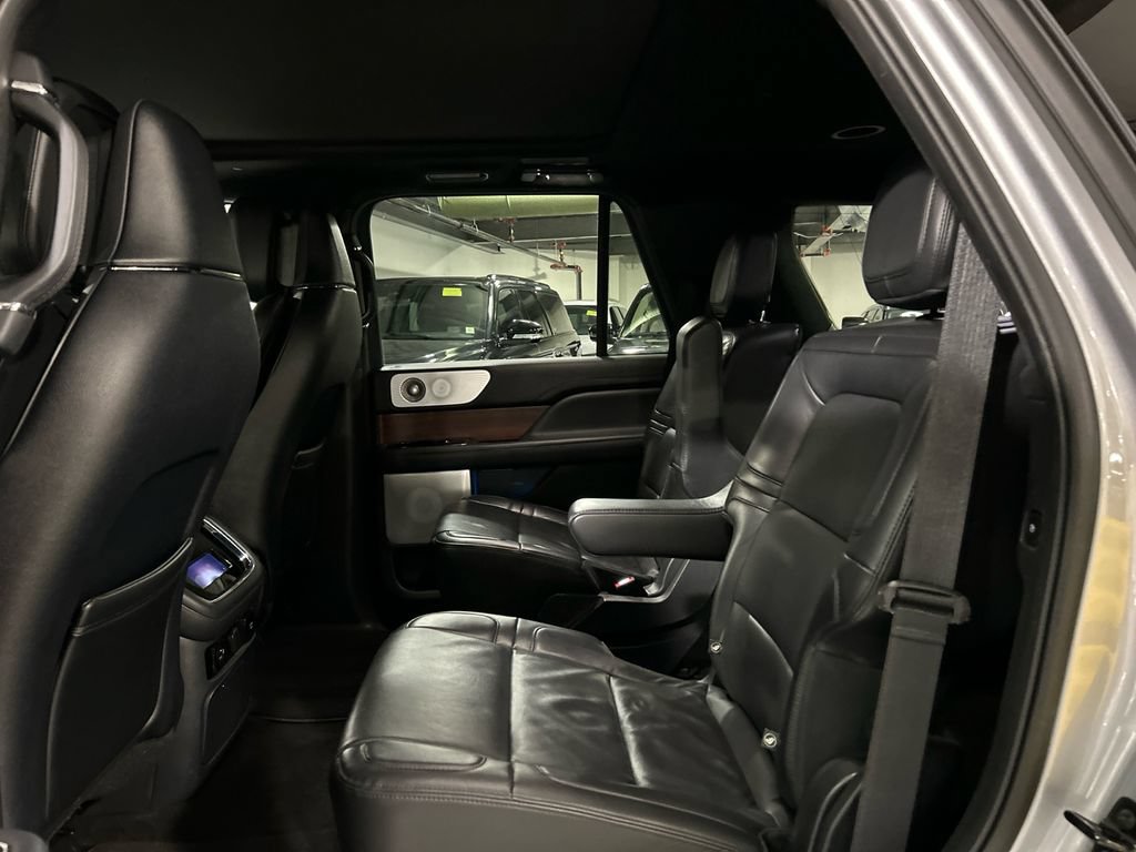 Used 2023 Lincoln Navigator Reserve AWD/4WD image 23