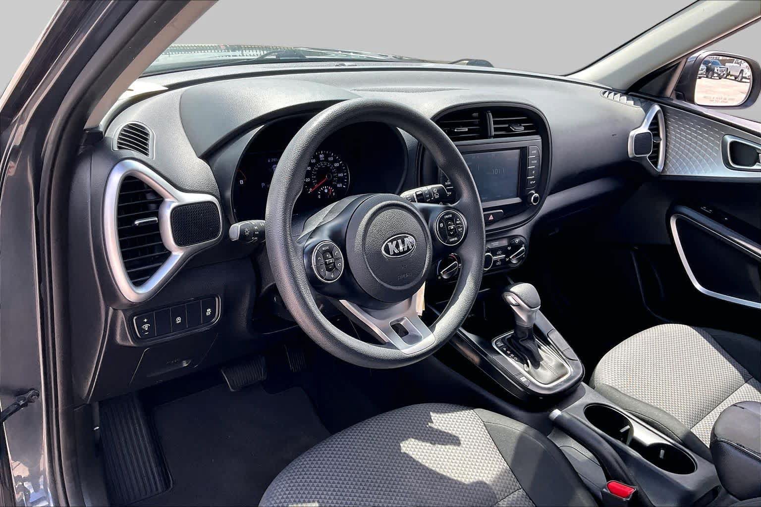 Used 2020 Kia Soul LX FWD image 15