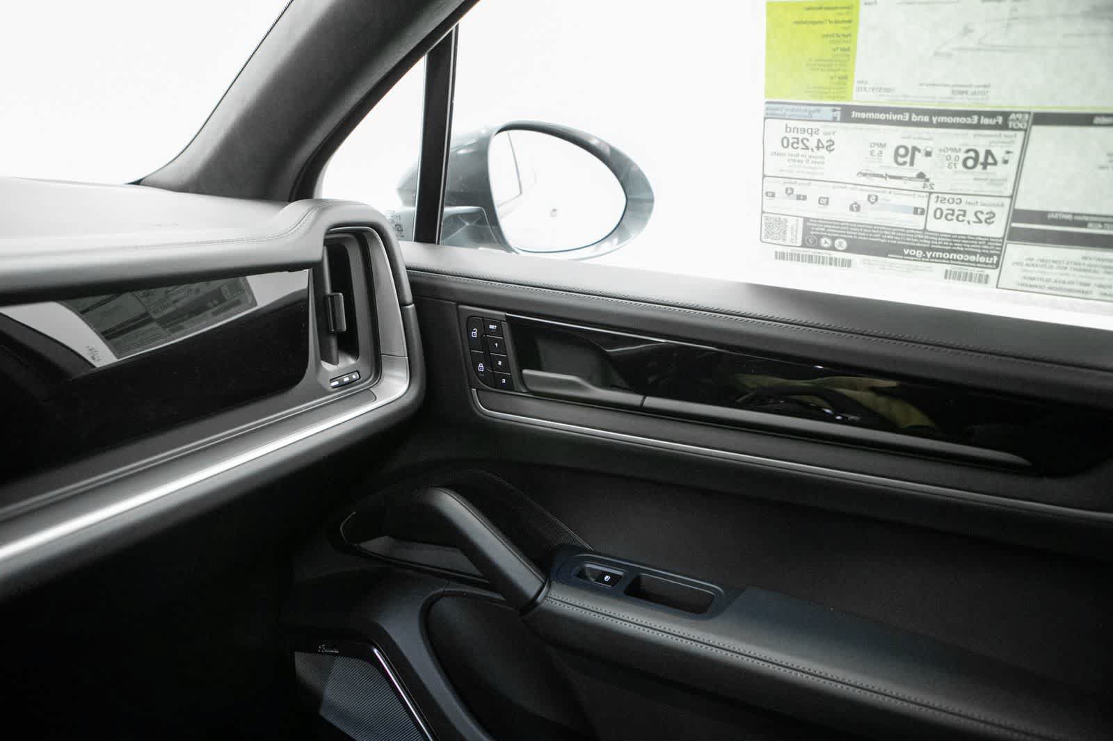 New 2026 Porsche Cayenne Turbo AWD/4WD image 31