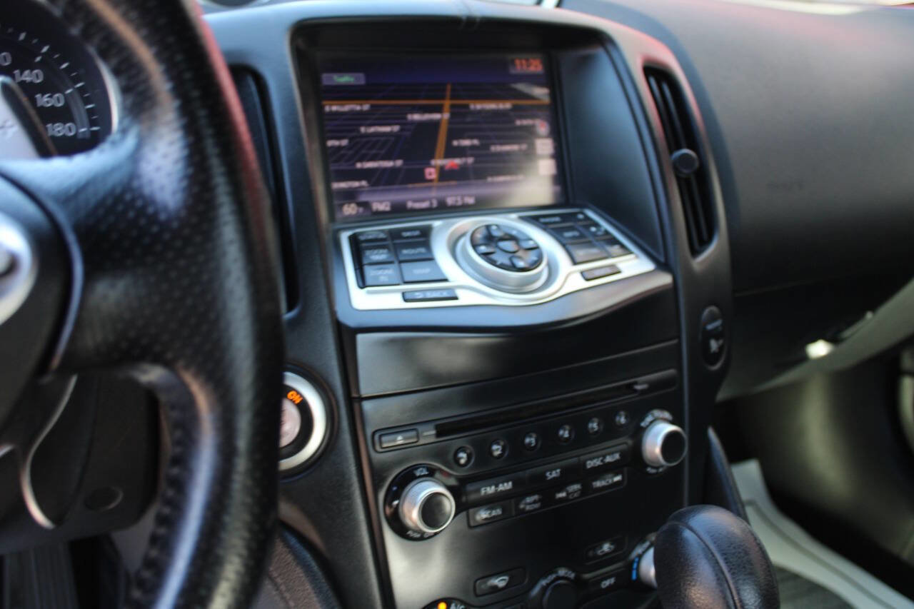 Used 2016 Nissan 370Z Coupe image 13