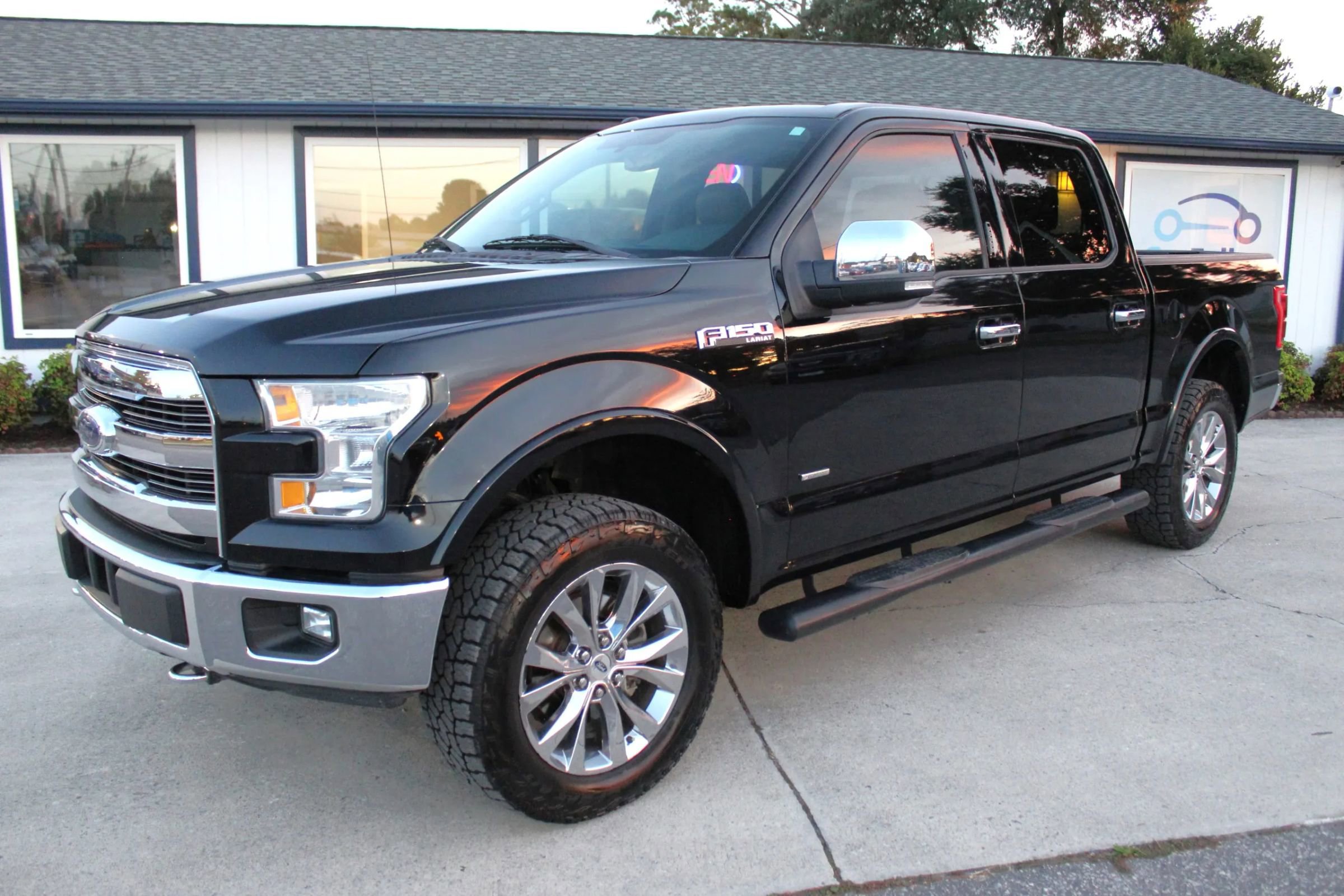 Used 2017 Ford F150 Lariat image 33