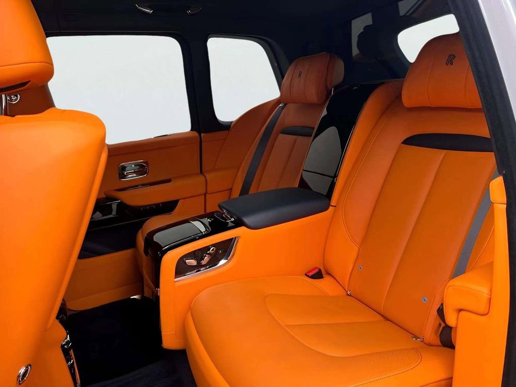 Used 2025 Rolls-Royce Cullinan image 8