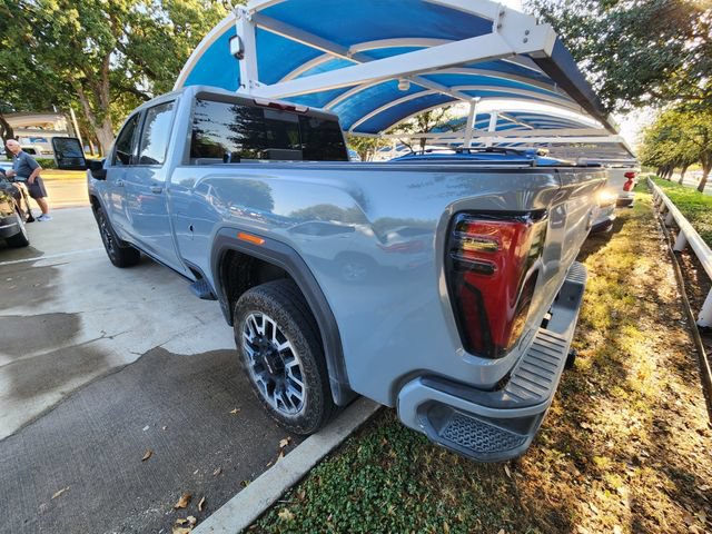 Used 2024 GMC Sierra 2500 AT4 w/ AT4 Preferred Package AWD/4WD image 4