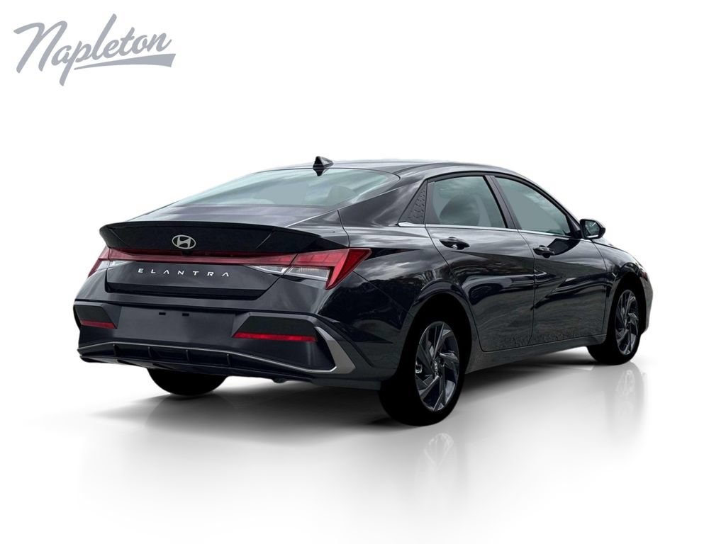 New 2026 Hyundai Elantra SEL Sport Premium FWD image 8