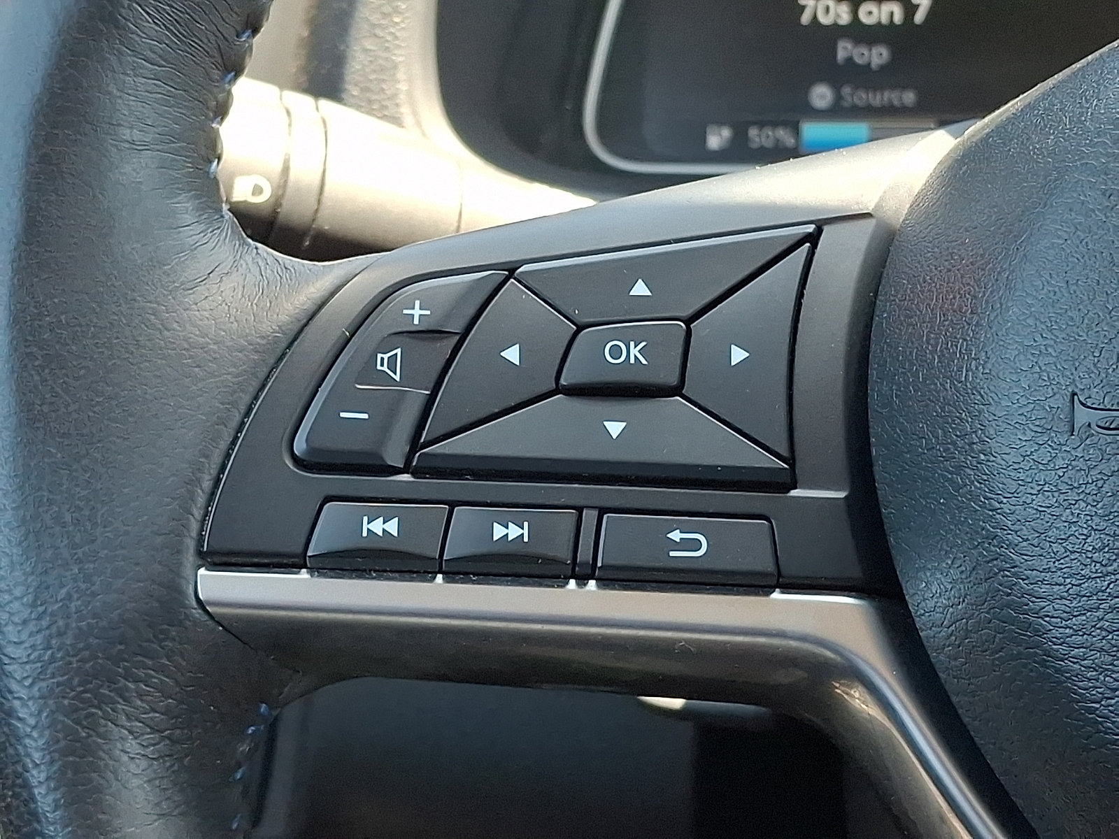 Certified 2021 Nissan Leaf SV FWD image 21