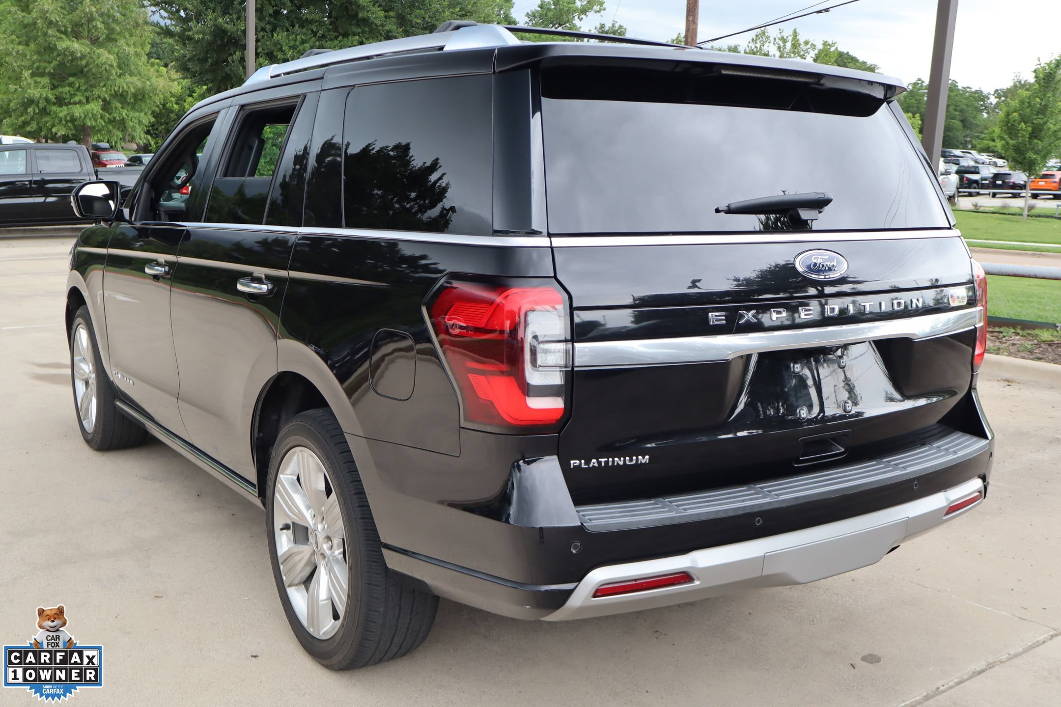 Used 2023 Ford Expedition Platinum RWD image 6
