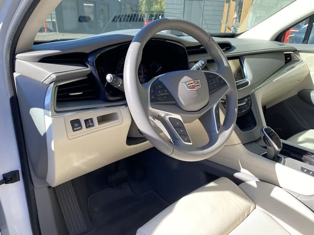 Used 2017 Cadillac XT5 Premium Luxury w/ Driver Assist Package AWD/4WD image 2