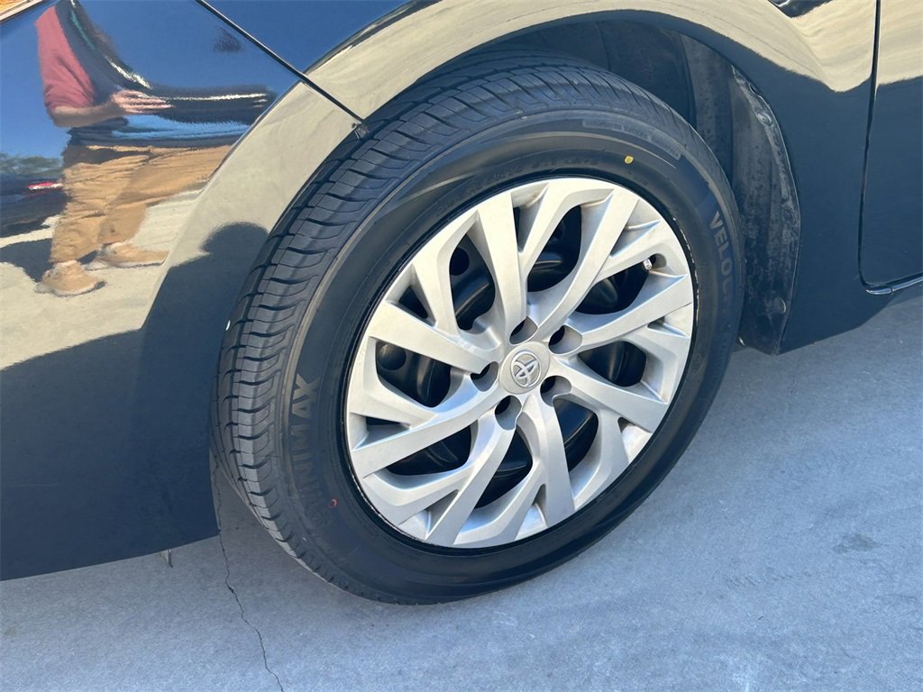 Used 2019 Toyota Corolla L image 9