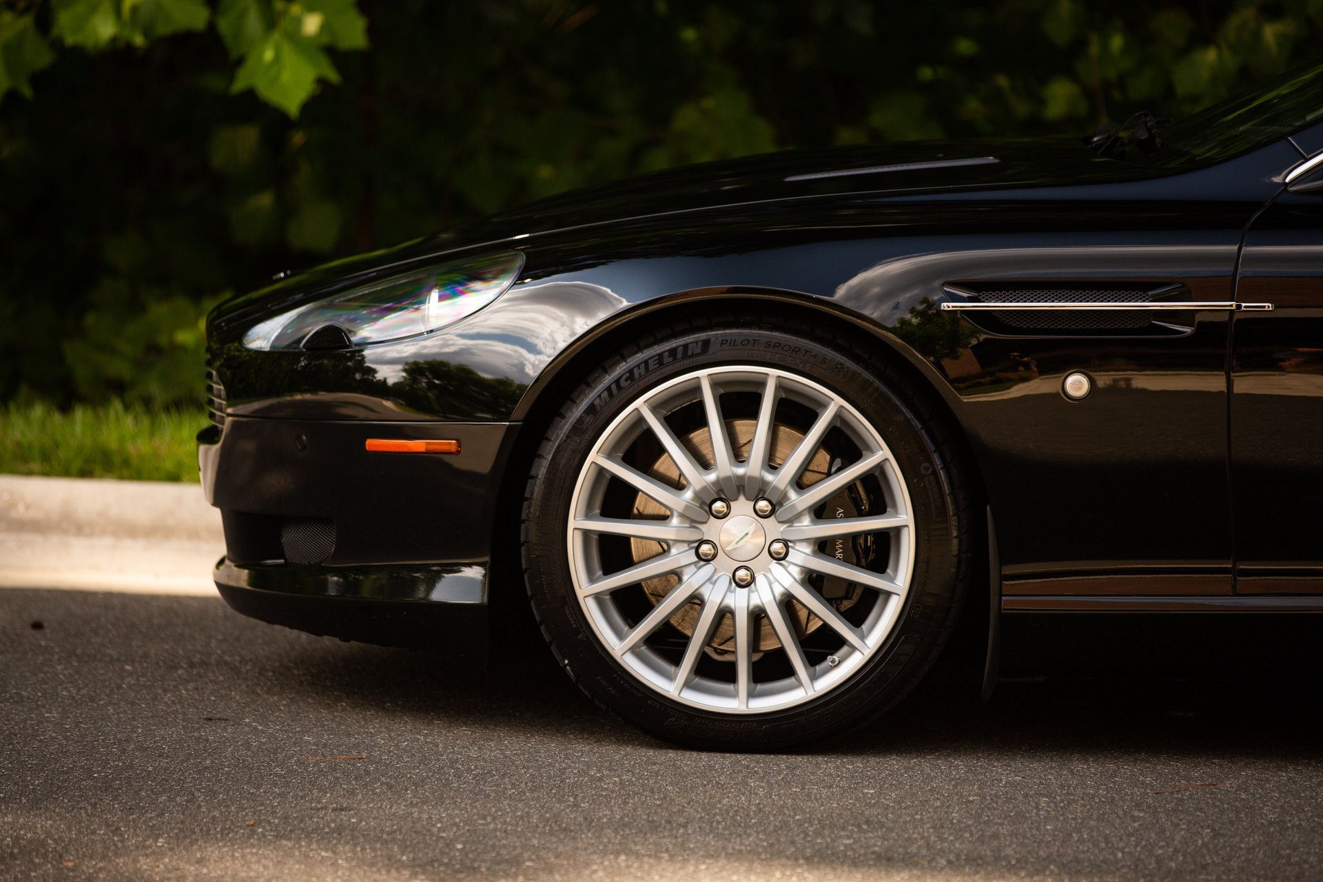 Used 2007 Aston Martin DB9 Volante RWD image 9