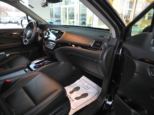 Used 2022 Honda Pilot Touring image 9