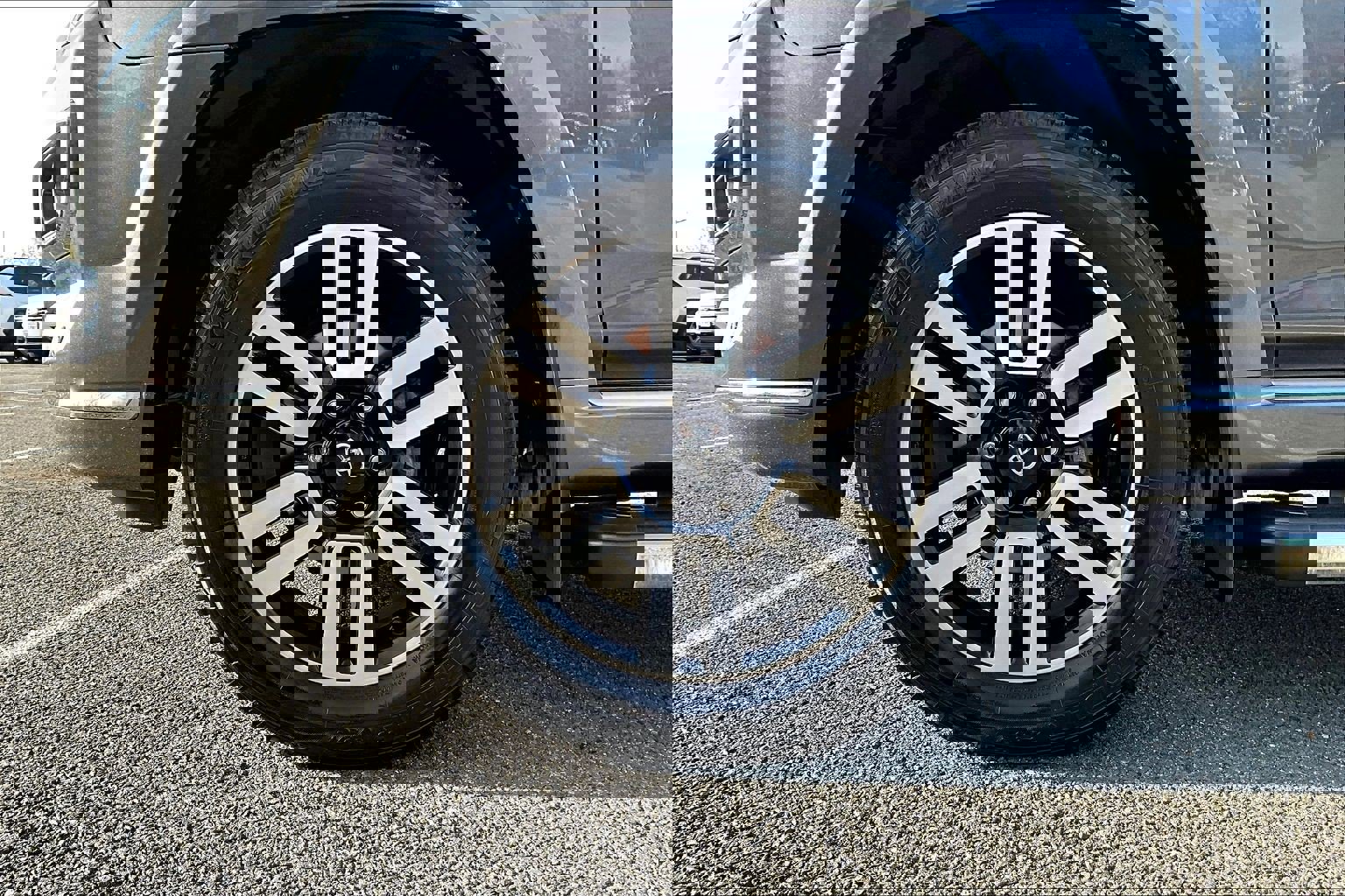 Used 2022 Toyota 4Runner Limited image 9