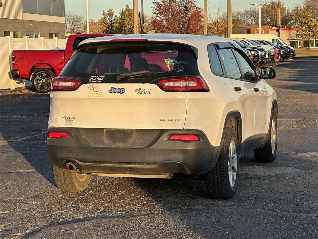 Used 2014 Jeep Cherokee Sport image 4