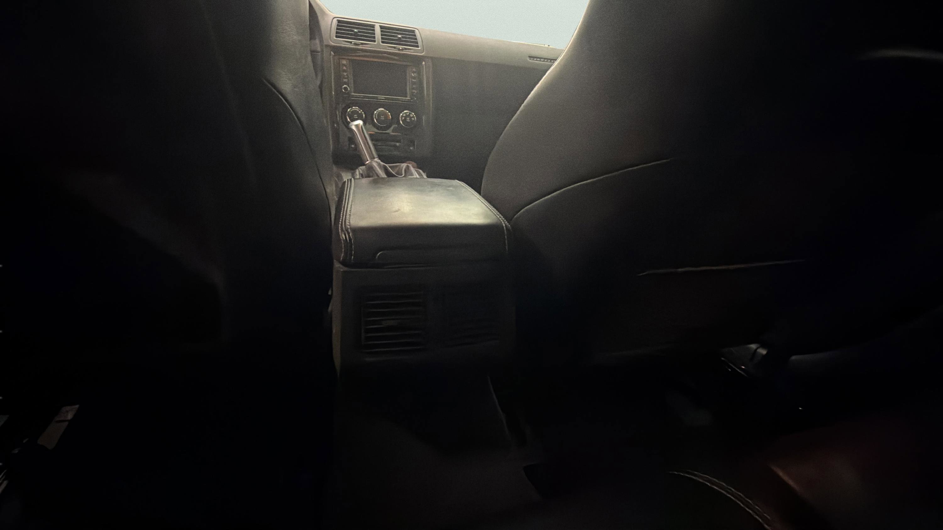 Used 2010 Dodge Challenger R/T RWD image 13