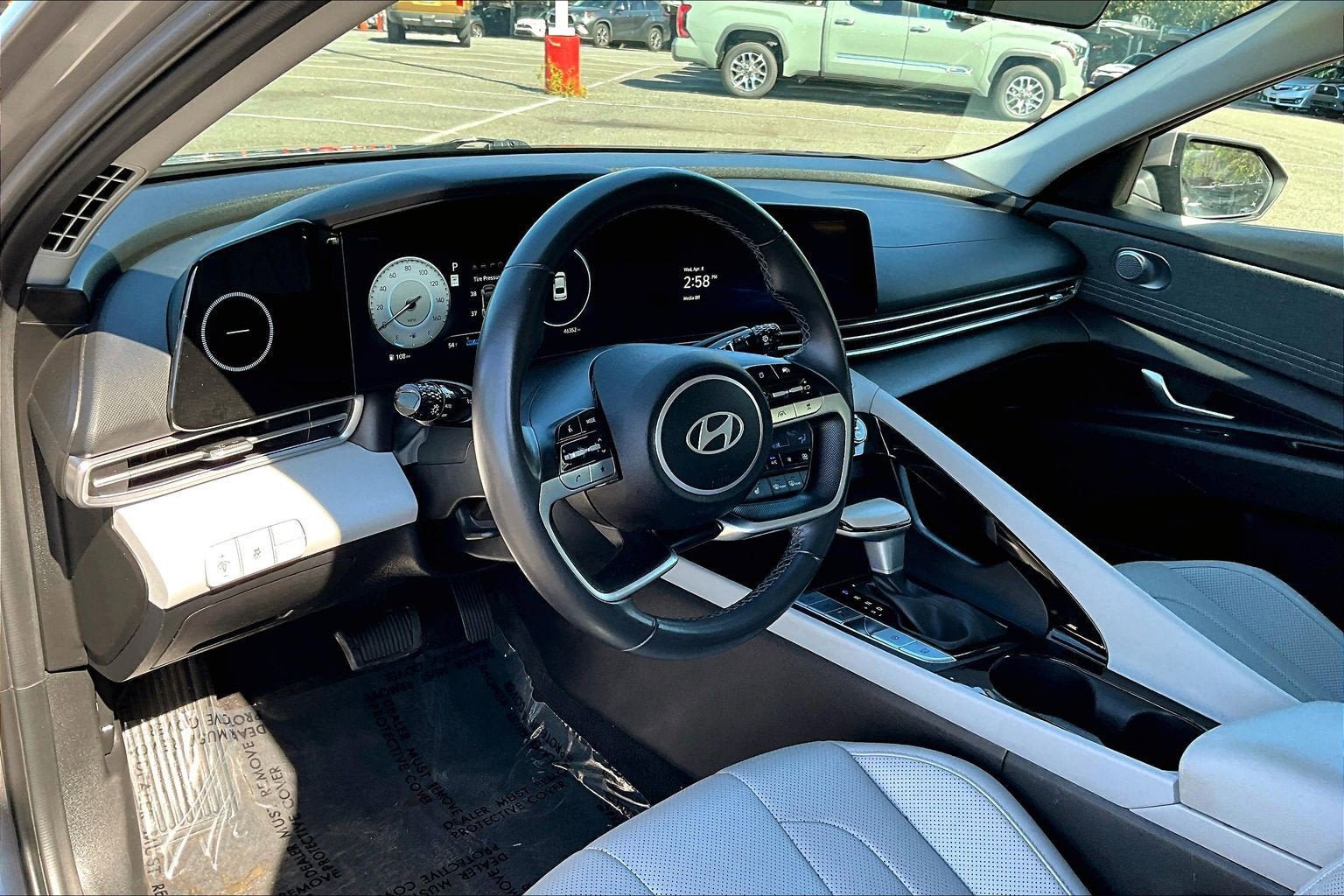 Used 2024 Hyundai Elantra Limited FWD image 12