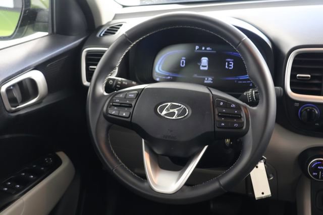 Used 2023 Hyundai Venue SEL w/ Cargo Package image 10