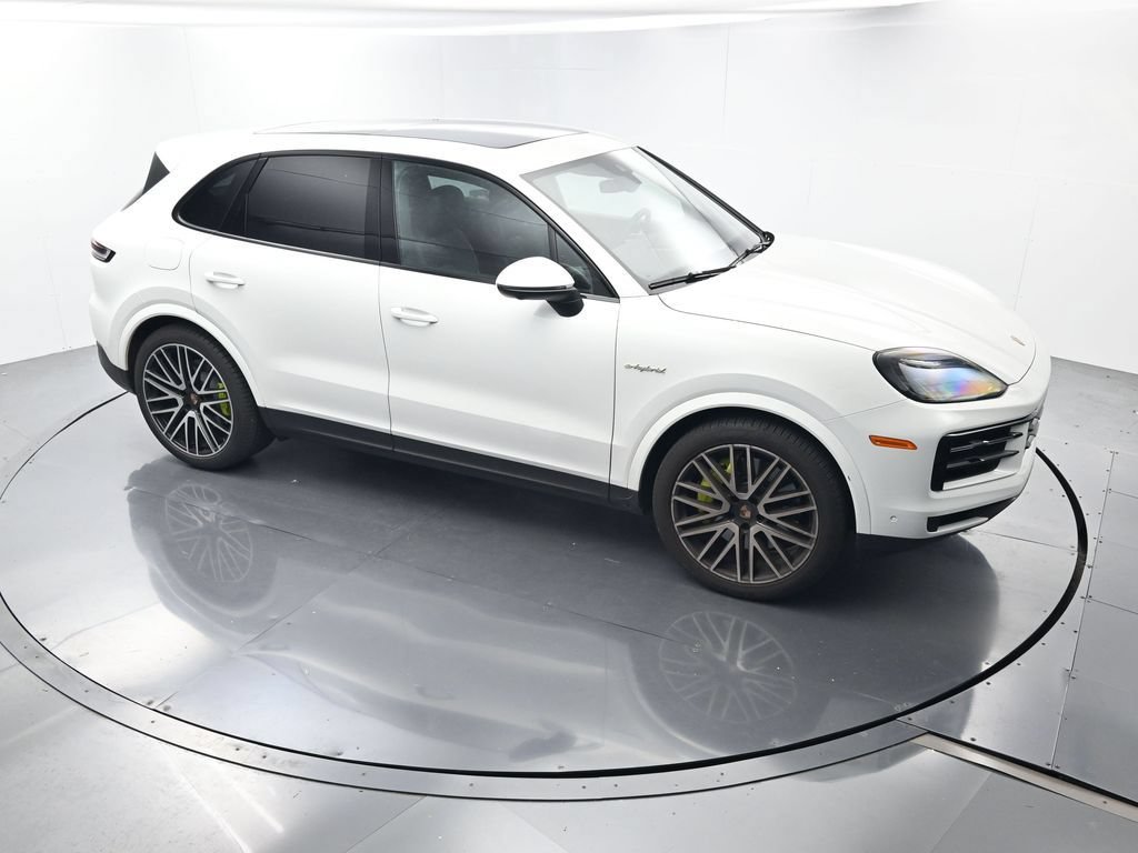 Certified 2025 Porsche Cayenne S AWD/4WD image 38
