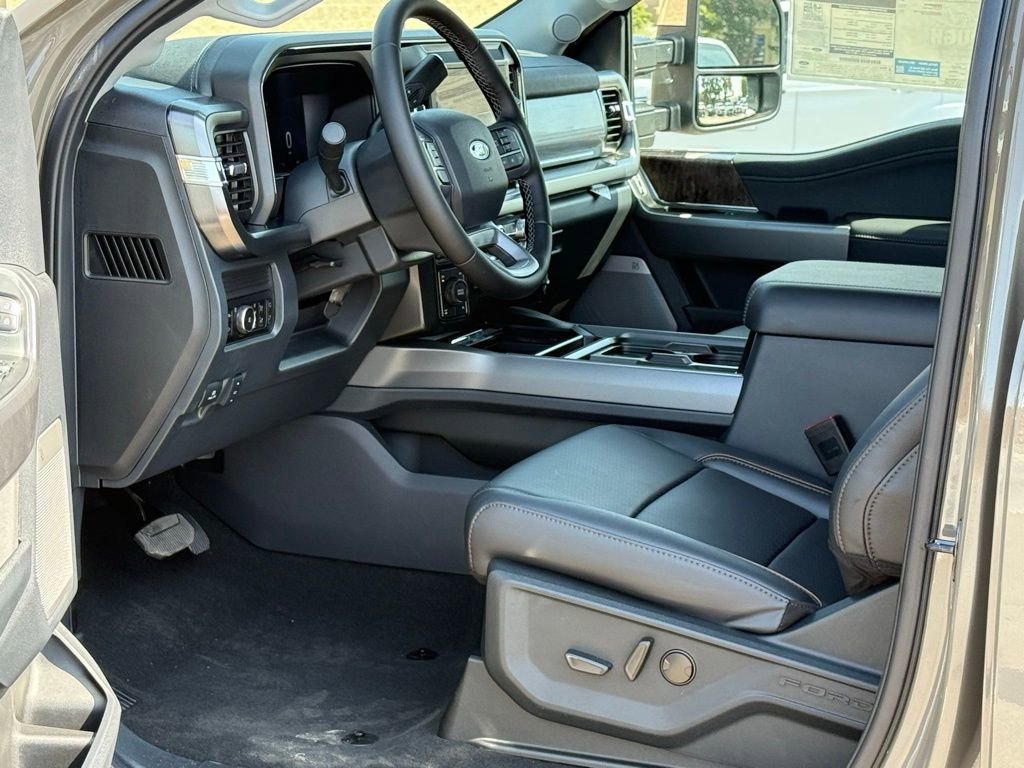 New 2026 Ford F250 4x4 Crew Cab Super Duty image 7