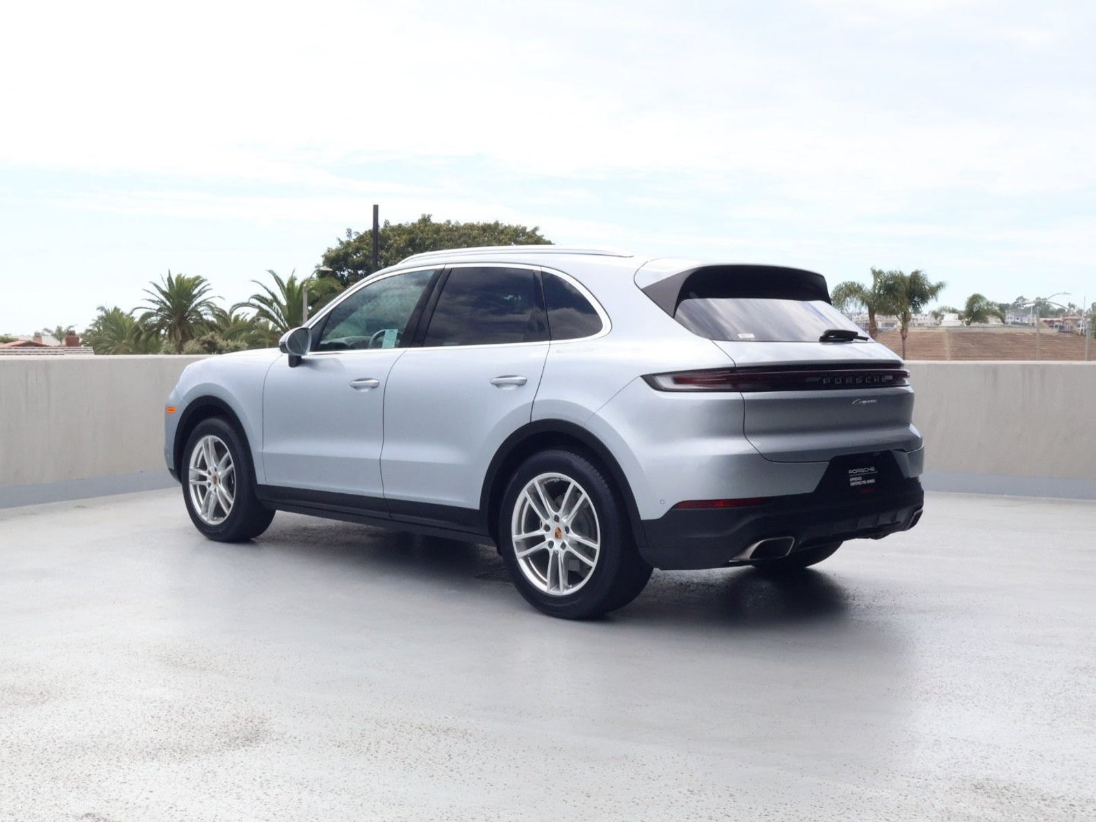 Certified 2025 Porsche Cayenne AWD/4WD image 3