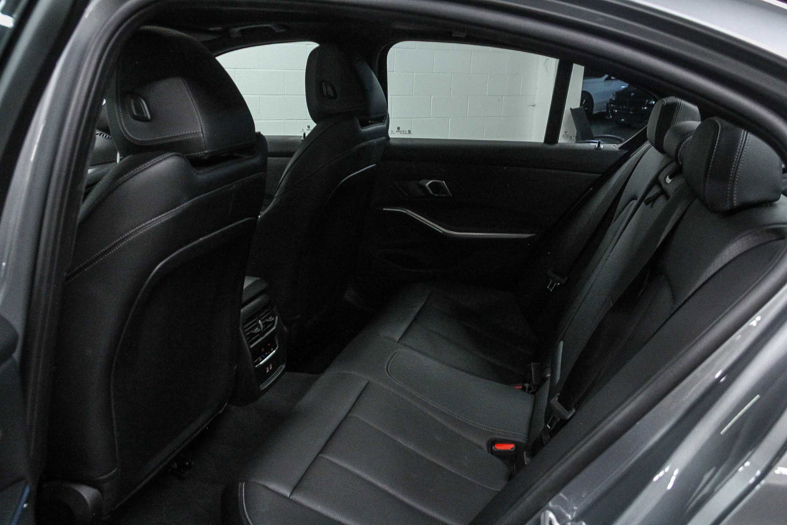 Used 2025 BMW 330i Sedan image 17