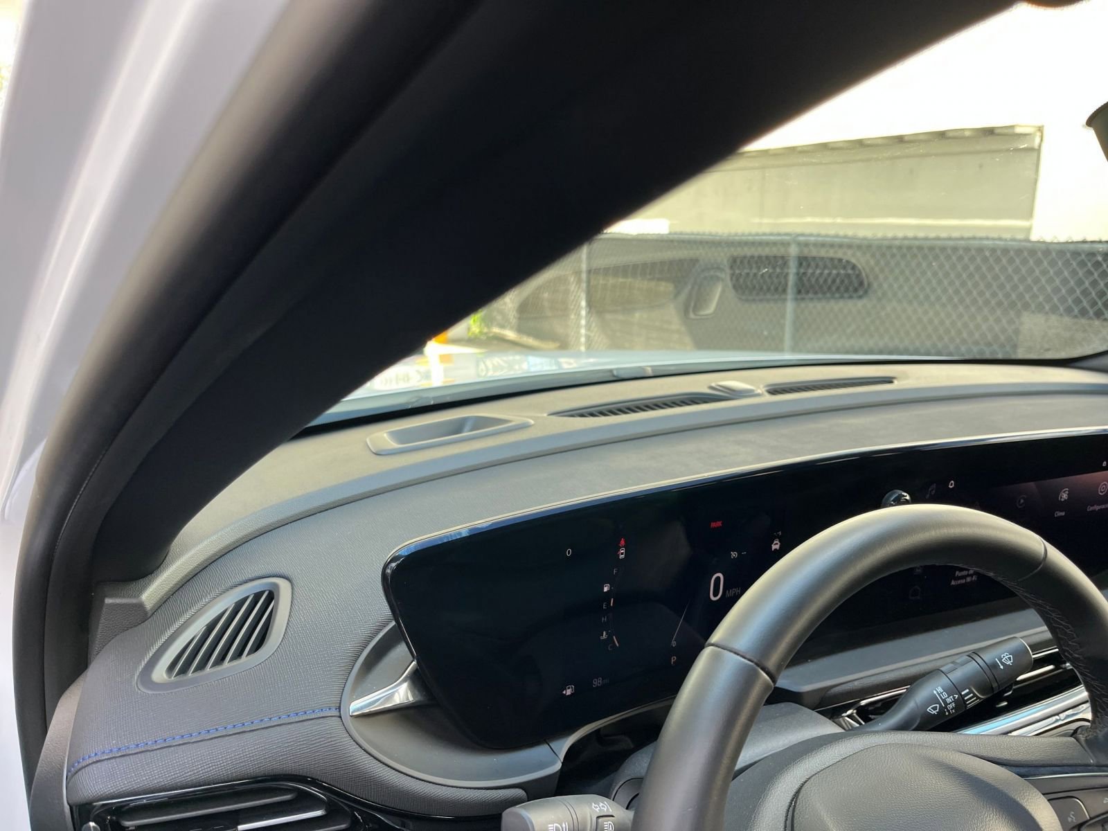 Used 2025 Buick Envista Sport Touring image 34