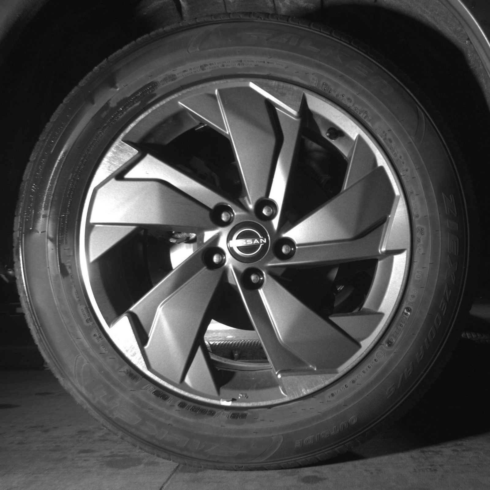 Used 2025 Nissan Rogue SV FWD image 18