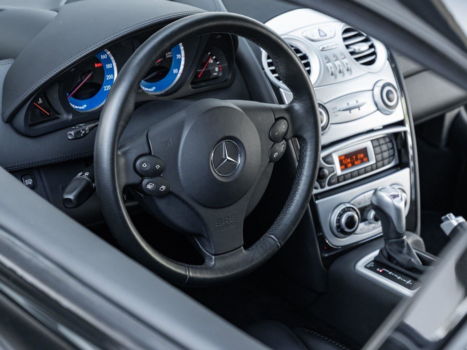 Used 2006 Mercedes-Benz SLR image 13