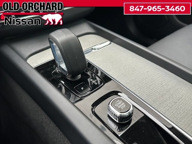 Used 2025 Volvo XC60 B5 Plus AWD/4WD image 18