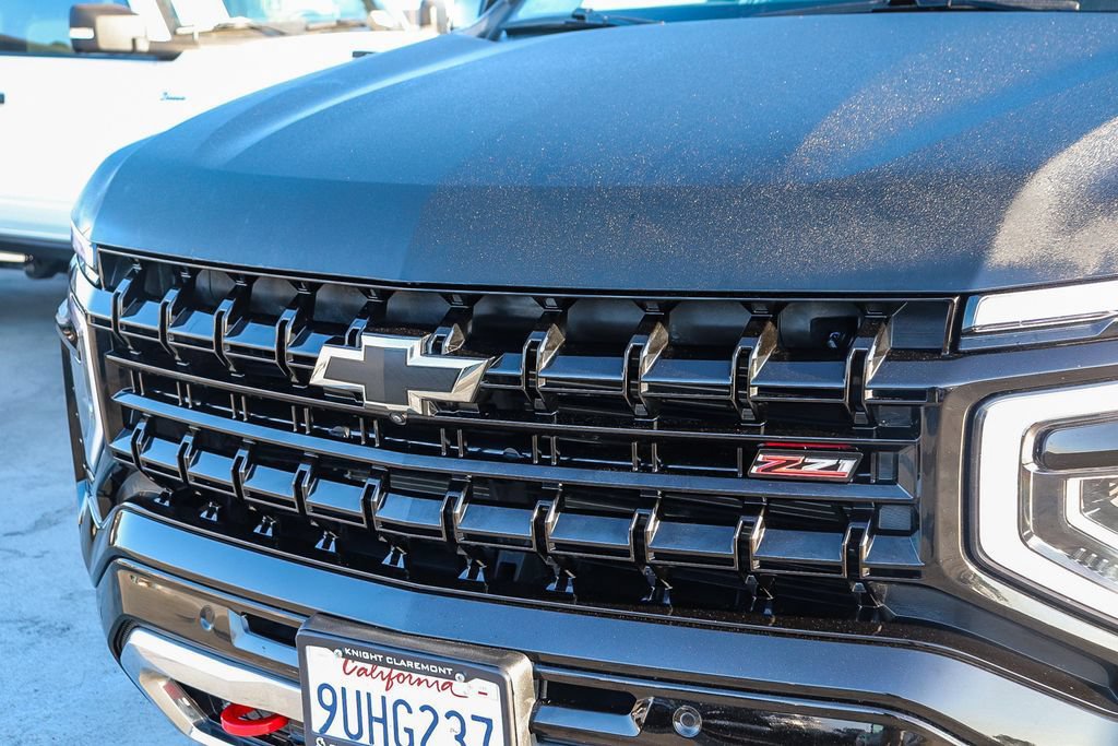 Used 2025 Chevrolet Suburban Z71 AWD/4WD image 6