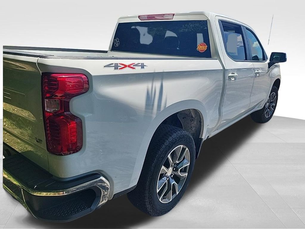 Used 2024 Chevrolet Silverado 1500 LT AWD/4WD image 3